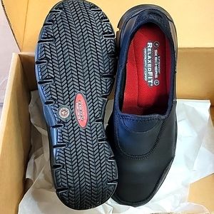 NEW Slip Resistant Sketchers Relaxed fit Memory Foam 7.5 Women's